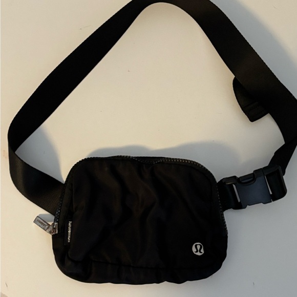 lululemon athletica Handbags - lululemon athletica Black Belt Bag